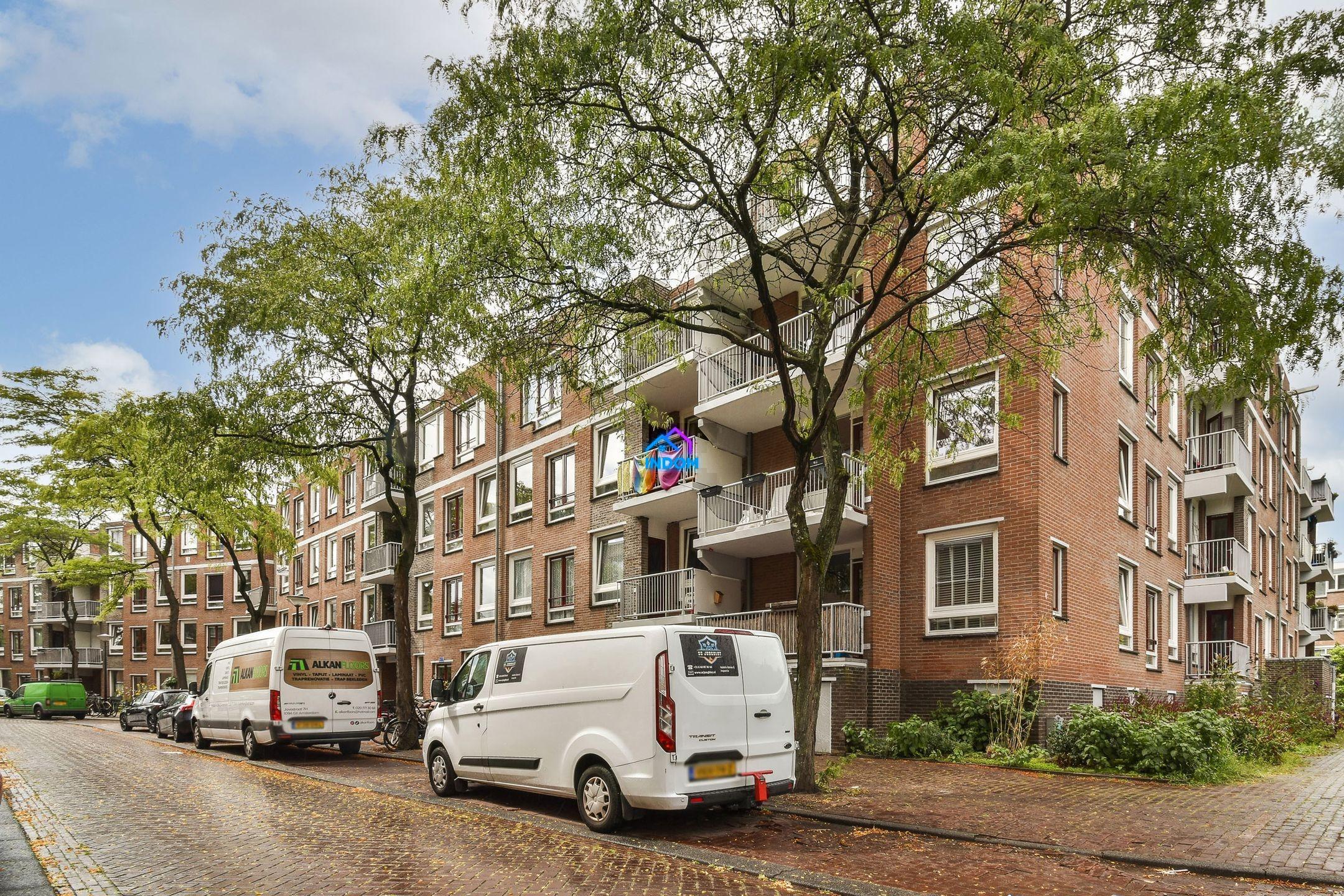 2 Комнатная квартира в Amsterdam-Oost